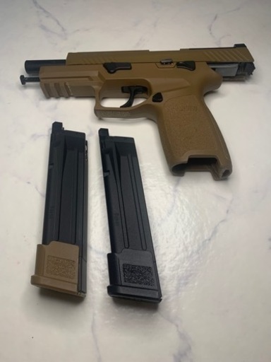 購入者決まりました　VFC   SIG   SAUER    M17   予備マガジン付き