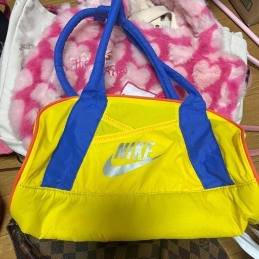ハンドバッグ