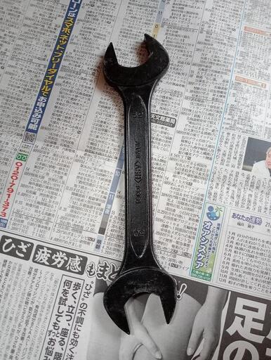大きな30と32mm 両口スパナ 黒 日本製  玄 赤
