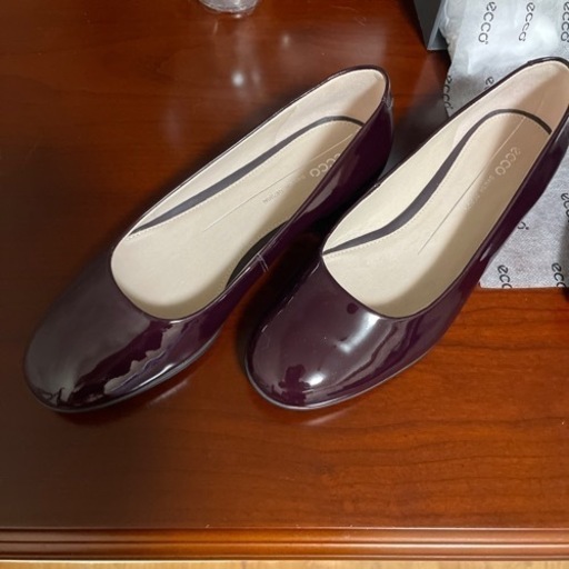 eccoエナメルフラットパンプス