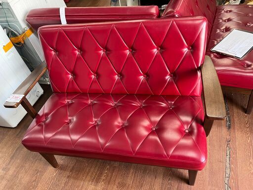リサイクルショップどりーむ天保山店　No13769　ソファー　赤色　アンティーク風　ビンテージ感　美品