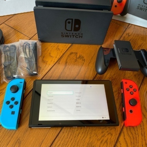 市内お届け可能　美品　任天堂Switch ※ポーチお付けします。