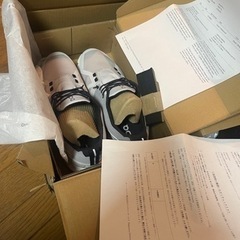 【7月末まで期間限定値下げ】★新品未使用★大人気★希少サイズ★27cmオン　クラウドサーファー