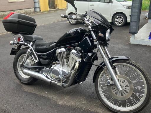 SUZUKI イントルーダーVS800