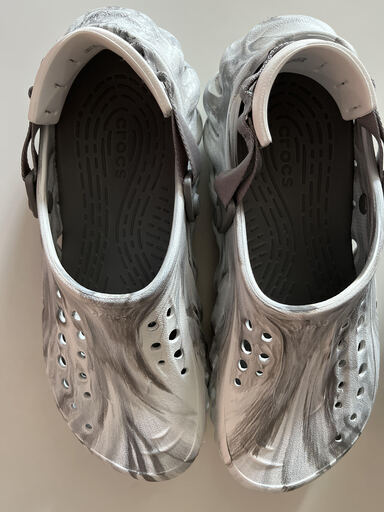 crocs　エコーマーブルクロッグ