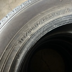 ダンロップ 215／60R17 溝70~75% 21年 1本パンク修理