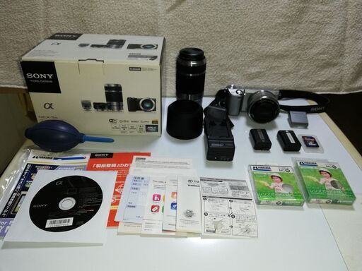 SONY一眼レフカメラ　NEX-5RY シルバー　中古美品　付属品完品　三脚付き