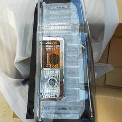 タント DBA-LA600S 右 テール ランプ ライト レンズ 81550-B2690