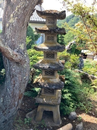五重の塔　庭石　灯籠