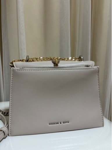 ショルダーバッグ　CHARLES \u0026 KEITH