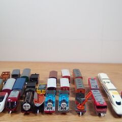 TAKARA TOMY タカラトミー プラレール 車両 33台 ＆ レール 大量 まとめてセット トーマス ミッキー 鬼太郎 TAKARA TOMY タカラトミー プラレール 車両 33台 ＆ レール 大量