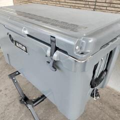 値下げ　VASTLAND(ヴァストランド) 　ハードクーラーボックス 　スタンド付き