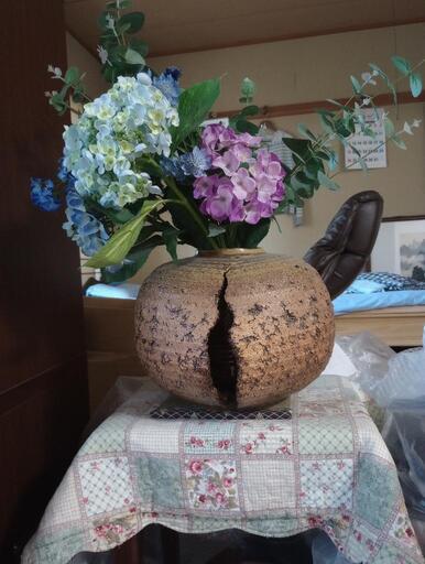 潰れた壺・花の器