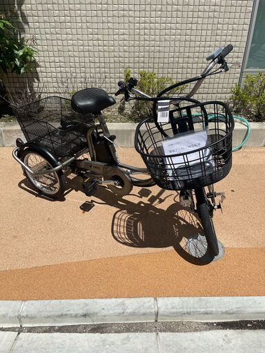【ジモティ限定割引】【展示品】コストコ　電動アシスト三輪車
