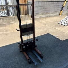 ハンドリフト　250kg中古
