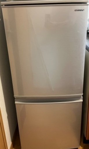 冷蔵庫　シャープ製137L