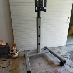 中型モニター台MF1-US　耐荷重56.7kg　65インチまで