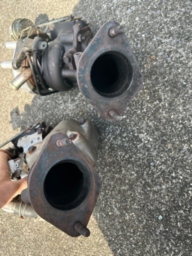 BNR34 純正タービン2機アウトレット2個付きBNR34 純正エキマニ2個 実働品