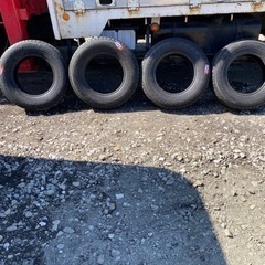 交渉中　ハイエース　LTタイヤ4本 