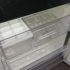 （2024.08.25　お買い上げありがとうございます。）ユーイング　2ドア冷蔵庫１１０L　２０１７年製　UR-F110H　黒　48ｃｍ幅　霜取り付き　単身向け　　高く買取るゾウ八幡東店