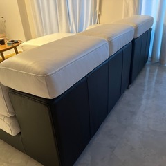 【さらに値下げしました】3人掛けソファ(本革) 