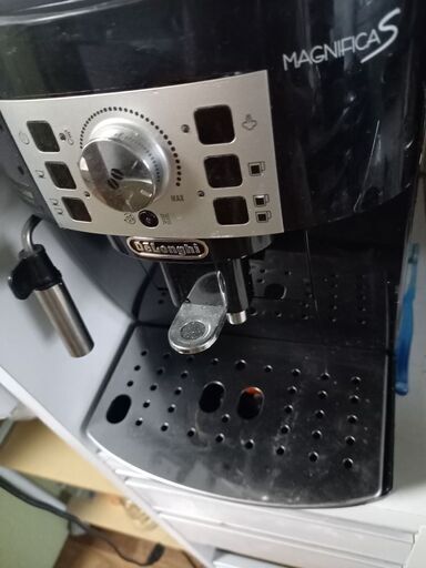 (ほぼほぼ新品)デロンギコーヒーとピッチャー付き