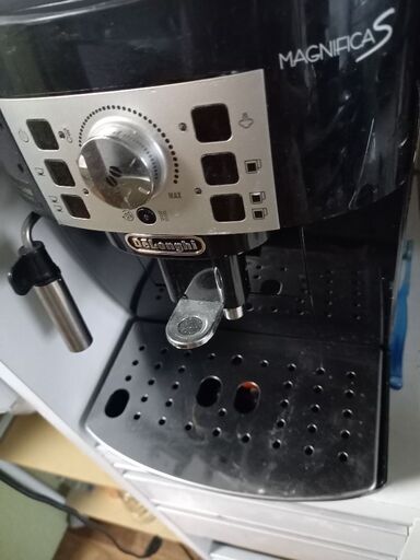 (ほぼほぼ新品)デロンギコーヒーとピッチャー付き