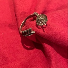 CODY SANDERSON Arched Arrow 2 ピアス