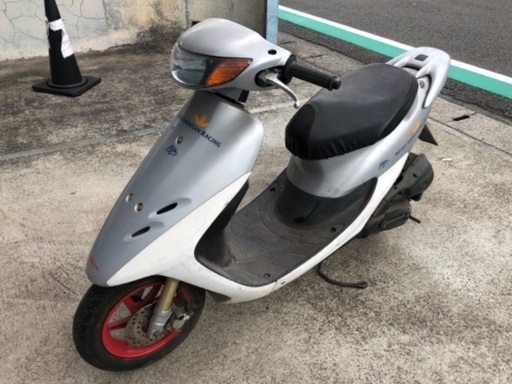 レストアベース限定5000台HONDAライブDIO ZXスペシャル・ブリティッシュ・アメリカン・レーシング（BAR）・ホンダF1チームカラー
