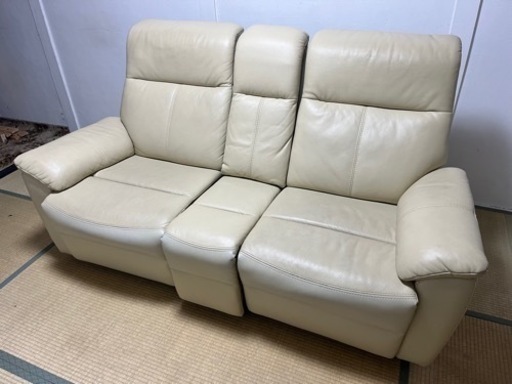 美品　\n本革　GITIO 電動リクライニングソファ(2.5人掛け)USB付き