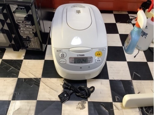 【リサイクルサービス八光】2021年製　タイガー　JBH-G101-W 炊飯器 炊きたて ホワイト [5.5合 /マイコン]