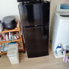新しい冷蔵庫が予定より早く届いたので不要になりました。今年7月に電気屋で新品で買ったばかりです。