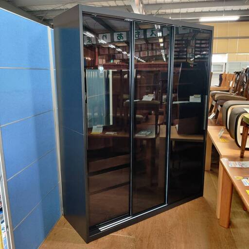 【愛品倶楽部柏店】 シギヤマ家具工業 3枚スライド扉キッチンボード ネロ160SL