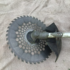 マキタエンジン草刈り機 ハイパワータイプ 7月限定肩ベルトサービス付き