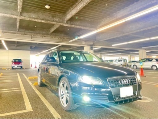 アウディA4