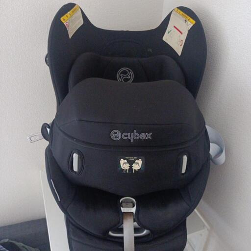ISOFIXチャイルドシートcybex☆中古品