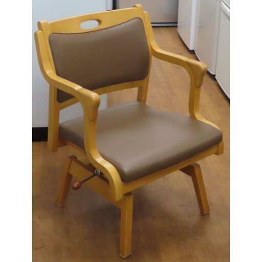 ♪Care RAC-111 ひじ付回転チェア 低い回転椅子 介護用家具 座面35cm♪