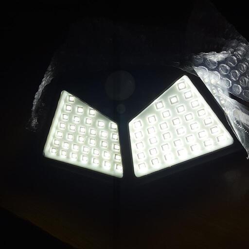 屋外用人感センサーLEDライト