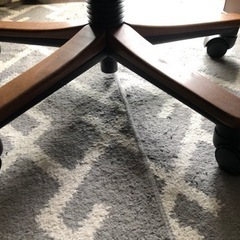 IDC大塚家具■Hjellegjerde　イエリアーダ ■ 総革張り デスクチェア 書斎チェア  人気のオフホワイト