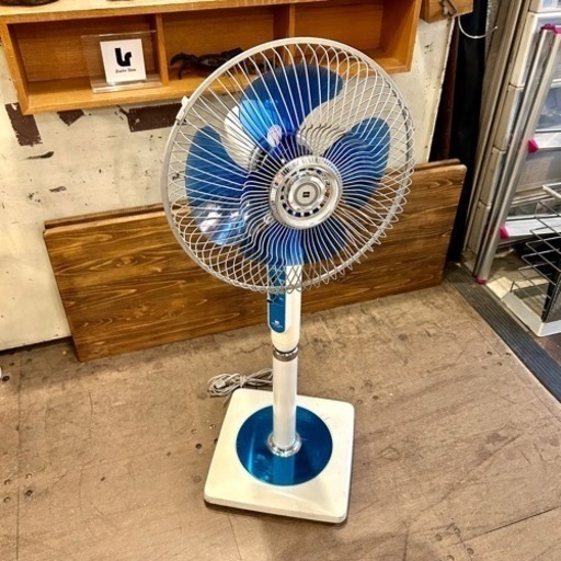武蔵小山店】 レトロ 扇風機 TOSHIBA 東芝 首振り 高さ調整可能 武蔵小山店】 レトロ 扇風機 TOSHIBA 東芝 首振り 高さ調整可能