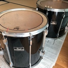 PEARL フロアタム18インチ16インチ、タム14インチのセットです。