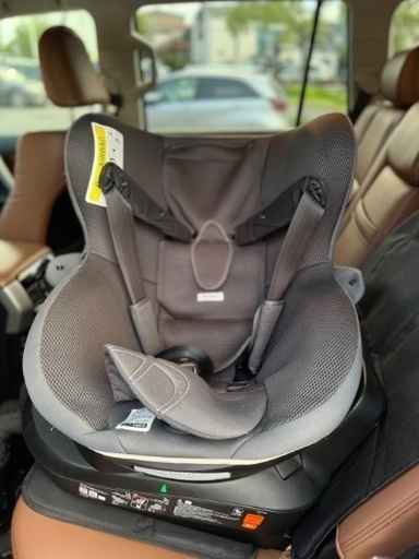 【値引き交渉可】AILEBEBE エールべべ　チャイルドシート　ISOFIX KURUTTO4i