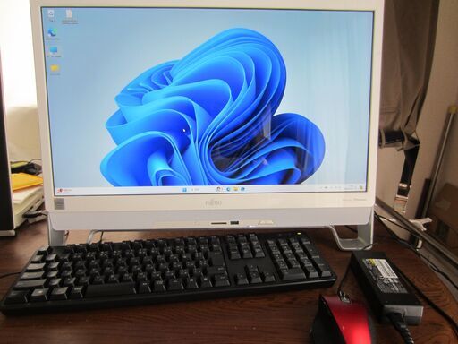 23.8型FHD液晶搭載一体型PC　富士通FMV-ESPRIMO FH52/Uを売ります。