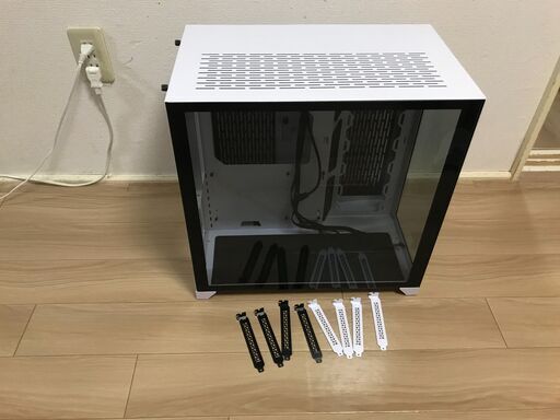 LIANLI O11 DYNAMIC WHITE リアンリ PCケース