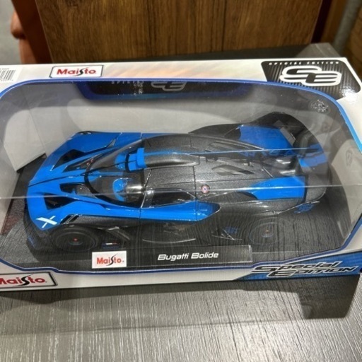 新品、未開封‼️Maisto、ブガッティBolideブルー‼️1/18スケール‼️