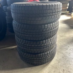 ダンロップ 215-65-16 20年 溝75%