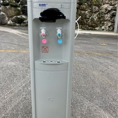 水道直結型ウォーターサーバー🚰(置くスペースない為7/27本日引き取れる方下記価格にてお譲り致します。)