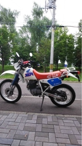 ホンダXLR250形式md22ホワイトブルー