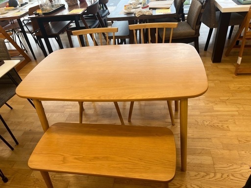 9520円 値下げ‼️大塚家具 テーブル バレンティー社 9520円 値下げ‼️大塚家具 テーブル バレンティー社