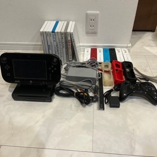 動作確認済み‍♀️WiiU一式、カセット11枚、リモコン7台